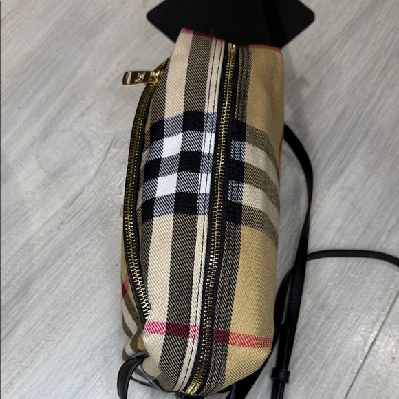 Designer Beige and Black Crossbody Bag with Red Accents - Picture 4 of 10